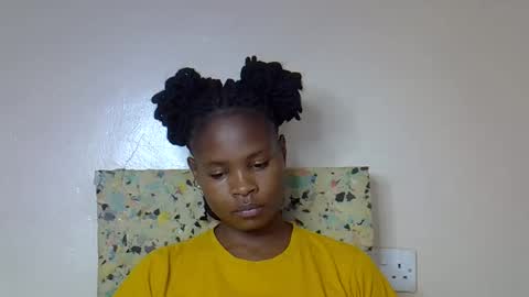 Snapshot of sexy_molyne chatting on 03-24-26, 02:11 Molyne online show from 03-24-26, 02:11