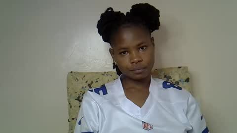 Snapshot of sexy_molyne chatting on 04-02-26, 04:54 Molyne online show from 04-02-26, 04:54