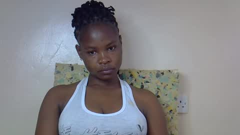 Snapshot of sexy_molyne chatting on 04-10-26, 12:16 Molyne online show from 04-10-26, 12:16