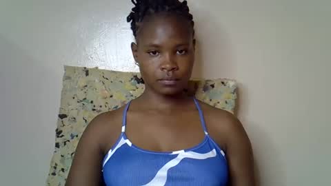 Snapshot of sexy_molyne chatting on 04-13-26, 09:37 Molyne online show from 04-13-26, 09:37
