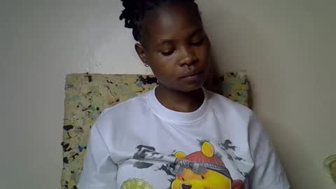 Snapshot of sexy_molyne chatting on 04-15-26, 05:03 Molyne online show from 04-15-26, 05:03