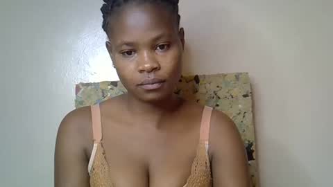 Snapshot of sexy_molyne chatting on 04-30-26, 11:31 Molyne online show from 04-30-26, 11:31