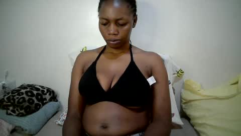 Snapshot of sexy_muna2 chatting on 07-06-26, 12:40 sexy_muna2 online show from 07-06-26, 12:40