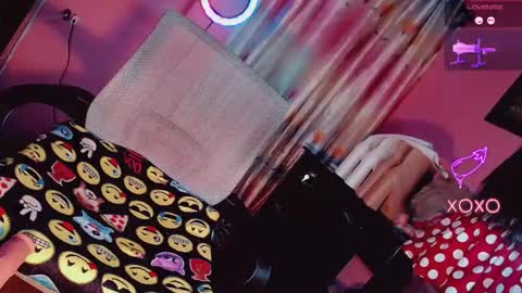 Snapshot of sexy_mysterious_dirty_girl chatting on 09-25-25, 12:14 queen online show from 09-25-25, 12:14