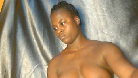 sexy_petitqueen online show from 05-11-26, 04:29