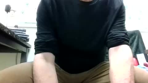 Snapshot of sexy_white_daddy chatting on 03-21-26, 08:19 Daddy online show from 03-21-26, 08:19