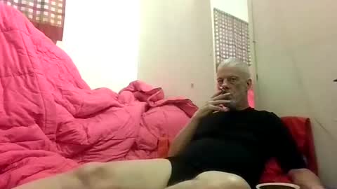 Snapshot of sexy_white_daddy chatting on 03-21-26, 08:34 Daddy online show from 03-21-26, 08:34