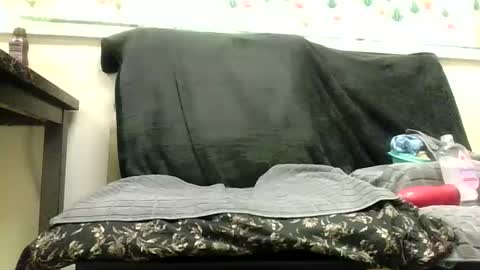 Snapshot of sexy_white_daddy chatting on 03-25-26, 02:23 Daddy online show from 03-25-26, 02:23