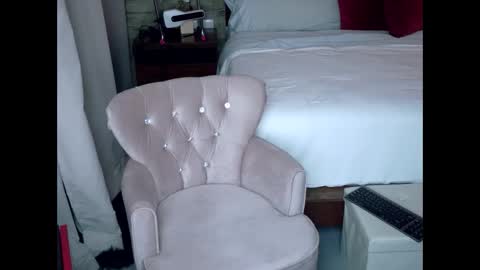 Snapshot of sexyalliekay chatting on 05-30-26, 04:20 Sexy GILF Allie Kay online show from 05-30-26, 04:20