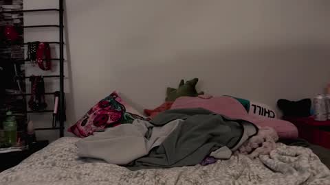 Snapshot of sexyandstoned420 chatting on 01-19-25, 07:36 Kali Brent online show from 01-19-25, 07:36