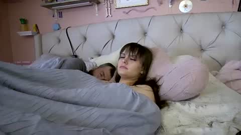 Snapshot of sexyandstoned420 chatting on 09-17-25, 02:08 Kali Brent online show from 09-17-25, 02:08