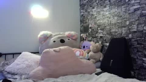 Snapshot of sexyandstoned420 chatting on 09-28-25, 06:24 Kali Brent online show from 09-28-25, 06:24