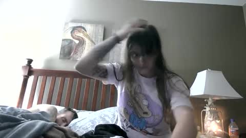 Snapshot of sexyandstoned420 chatting on 10-11-25, 12:47 Kali Brent online show from 10-11-25, 12:47