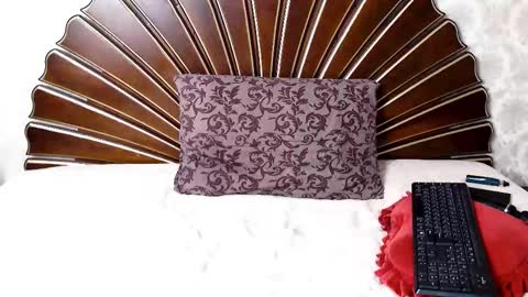 Snapshot of sexyblondebush chatting on 02-03-26, 06:22 Lana online show from 02-03-26, 06:22