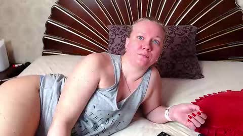 Snapshot of sexyblondebush chatting on 02-17-26, 04:20 Lana online show from 02-17-26, 04:20