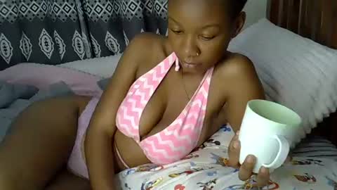 Snapshot of sexycarinah chatting on 03-17-26, 10:57 Carinah online show from 03-17-26, 10:57