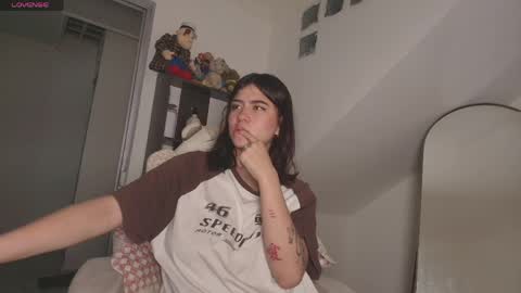 Snapshot of sexydeath777 chatting on 06-07-26, 04:27 sexydeath777 online show from 06-07-26, 04:27