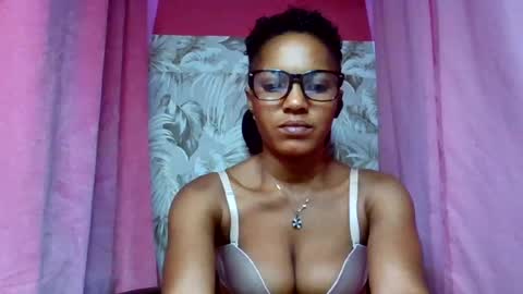 Snapshot of sexydoll32 chatting on 07-19-26, 12:36 sexydoll32 online show from 07-19-26, 12:36