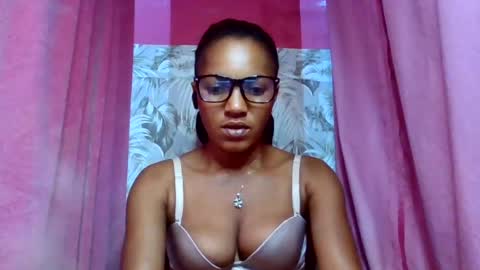 Snapshot of sexydoll32 chatting on 07-24-26, 11:25 sexydoll32 online show from 07-24-26, 11:25