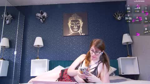 Snapshot of sexyhottease69 chatting on 11-25-25, 09:42 Flavia online show from 11-25-25, 09:42