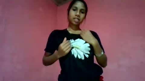 Snapshot of sexyjolie586 chatting on 06-14-26, 04:09 sexyjolie586 online show from 06-14-26, 04:09