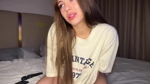Snapshot of sexylabubu chatting on 04-17-26, 06:00 arya online show from 04-17-26, 06:00