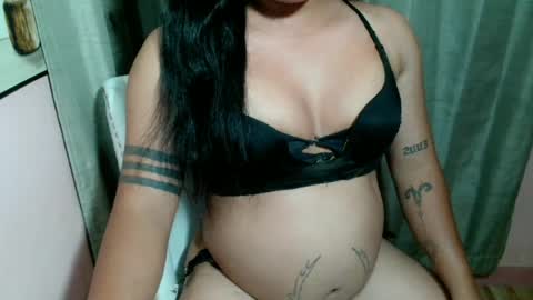 Snapshot of sexymika_xoxo chatting on 06-20-26, 05:43 Mika online show from 06-20-26, 05:43
