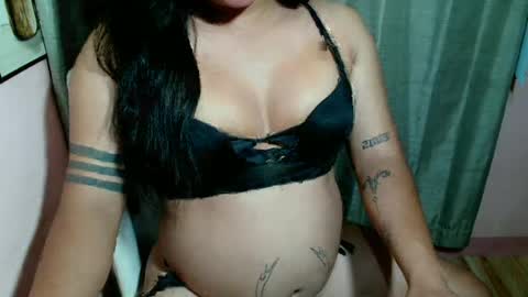 Snapshot of sexymika_xoxo chatting on 07-06-26, 06:10 Mika online show from 07-06-26, 06:10