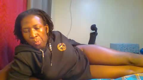 VIVIAN online show from 05-12-26, 03:53