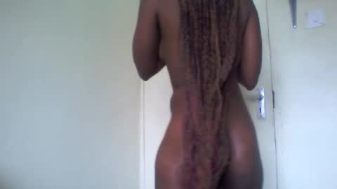 Mel online show from 04-16-26, 05:08