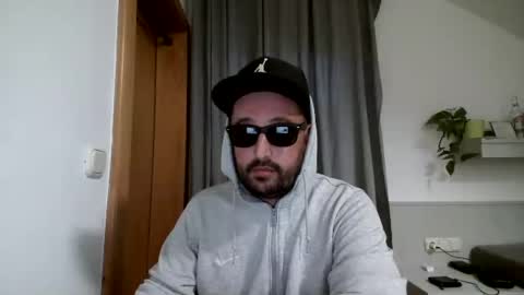 Snapshot of shadez4ever chatting on 06-16-26, 07:16 shadez4ever online show from 06-16-26, 07:16