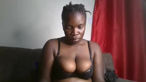 Snapshot of shadowsweet34 chatting on 03-16-26, 05:44 val online show from 03-16-26, 05:44