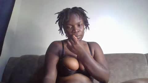 Snapshot of shadowsweet34 chatting on 04-02-26, 05:05 val online show from 04-02-26, 05:05