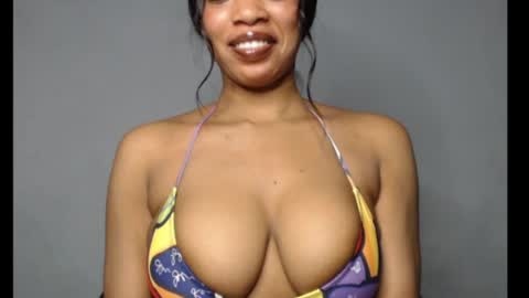 Snapshot of shallie_x chatting on 06-08-26, 04:57 ESTHER online show from 06-08-26, 04:57