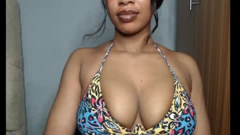 Snapshot of shallie_x chatting on 07-24-26, 10:35 ESTHER online show from 07-24-26, 10:35