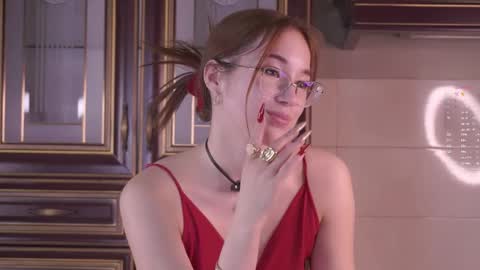 Snapshot of shandrahoner chatting on 04-15-26, 07:58 Liza online show from 04-15-26, 07:58