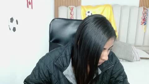 Snapshot of shaneelle chatting on 07-16-26, 12:22 shanelle online show from 07-16-26, 12:22