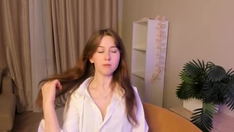 me name is Mia online show from 04-16-26, 07:14