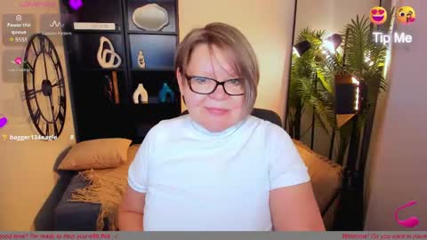 Snapshot of shannonshine chatting on 05-07-26, 05:13 Shannon online show from 05-07-26, 05:13