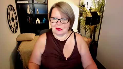 Snapshot of shannonshine chatting on 07-10-26, 01:14 Shannon online show from 07-10-26, 01:14