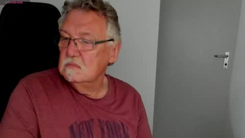 Snapshot of sharlots_pet chatting on 06-01-26, 03:14 sharlots_pet online show from 06-01-26, 03:14