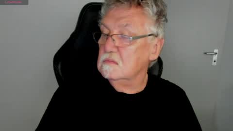 Snapshot of sharlots_pet chatting on 06-02-26, 12:40 sharlots_pet online show from 06-02-26, 12:40