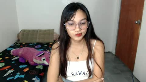 Snapshot of sharminex chatting on 06-20-26, 12:41 sharminex online show from 06-20-26, 12:41
