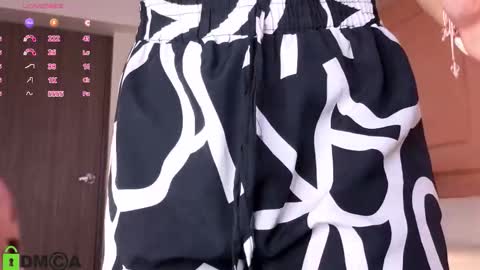 Snapshot of sharonn___ chatting on 02-04-26, 03:45 Sharon online show from 02-04-26, 03:45