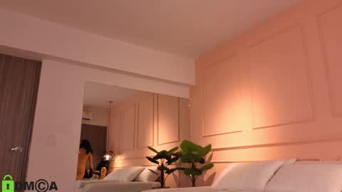 Snapshot of sharonn___ chatting on 02-27-26, 04:12 Sharon online show from 02-27-26, 04:12