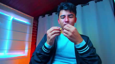 Snapshot of shawn__sanderson chatting on 01-11-26, 03:28 Shawn online show from 01-11-26, 03:28