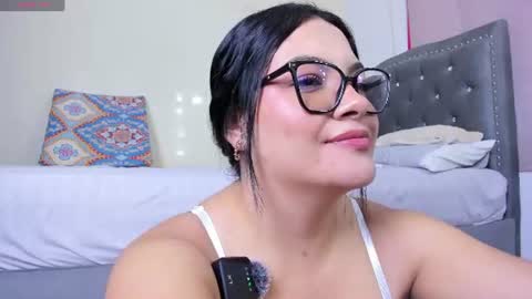 S H E L L  online show from 06-10-26, 11:13