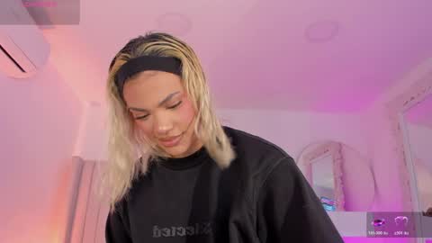 shelynna_azzul online show from 04-08-26, 08:09