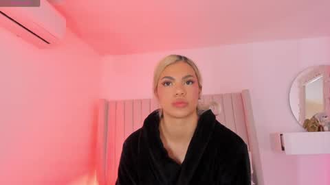 Snapshot of shelynna_azzul chatting on 05-11-26, 12:33 shelynna_azzul online show from 05-11-26, 12:33