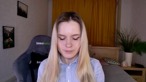 Snapshot of sherributlers chatting on 04-25-26, 05:43 Sweet Sherri online show from 04-25-26, 05:43